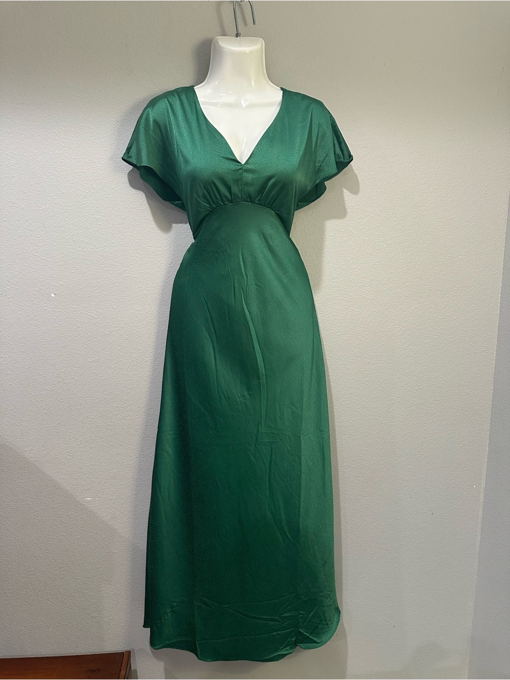 Emerald Green V-Neck Maxi Dress